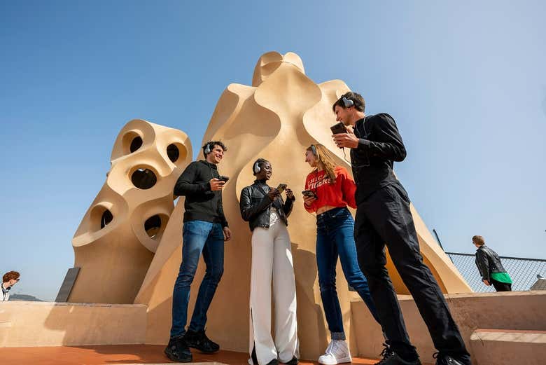 Visitando la azotea de La Pedrera de Barcelona con una audioguía