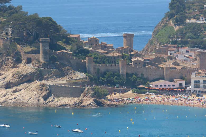 Vistas panorámicas de la muralla de Tossa de Mar