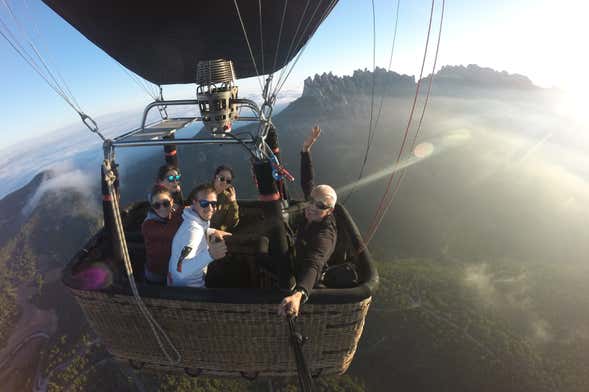 Paseo en globo por Montserrat