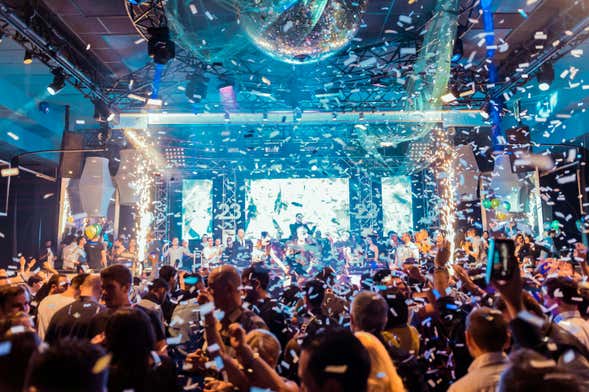 Pub Crawl ¡Tour de fiesta por Barcelona!